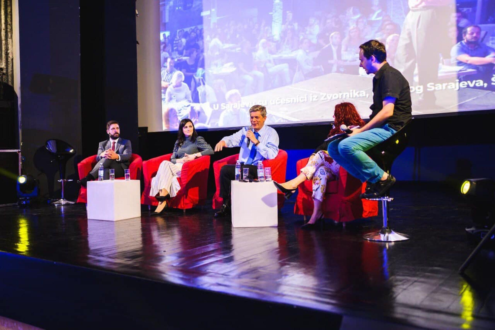 Outreach projekt - Kampanja informiranja javnosti o mišljenju Evropske komisije o članstvu BiH u EU #SmišljenaNaDjela – dvije faze